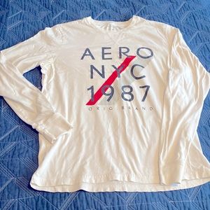 White Aeropostale long sleeve graphic T. Men’s medium